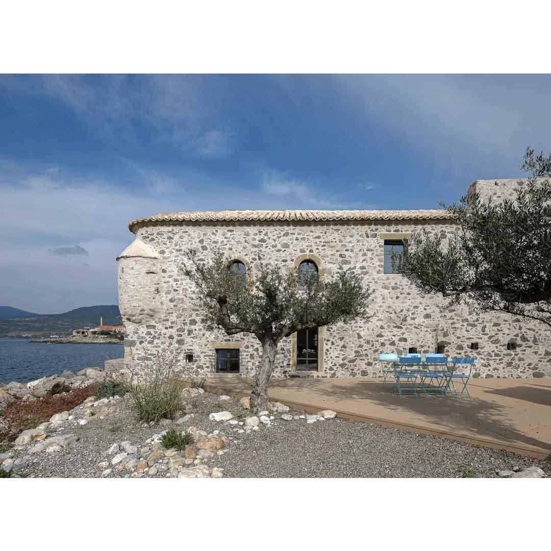 Teloneio in Kardamyli by Etsi Architects