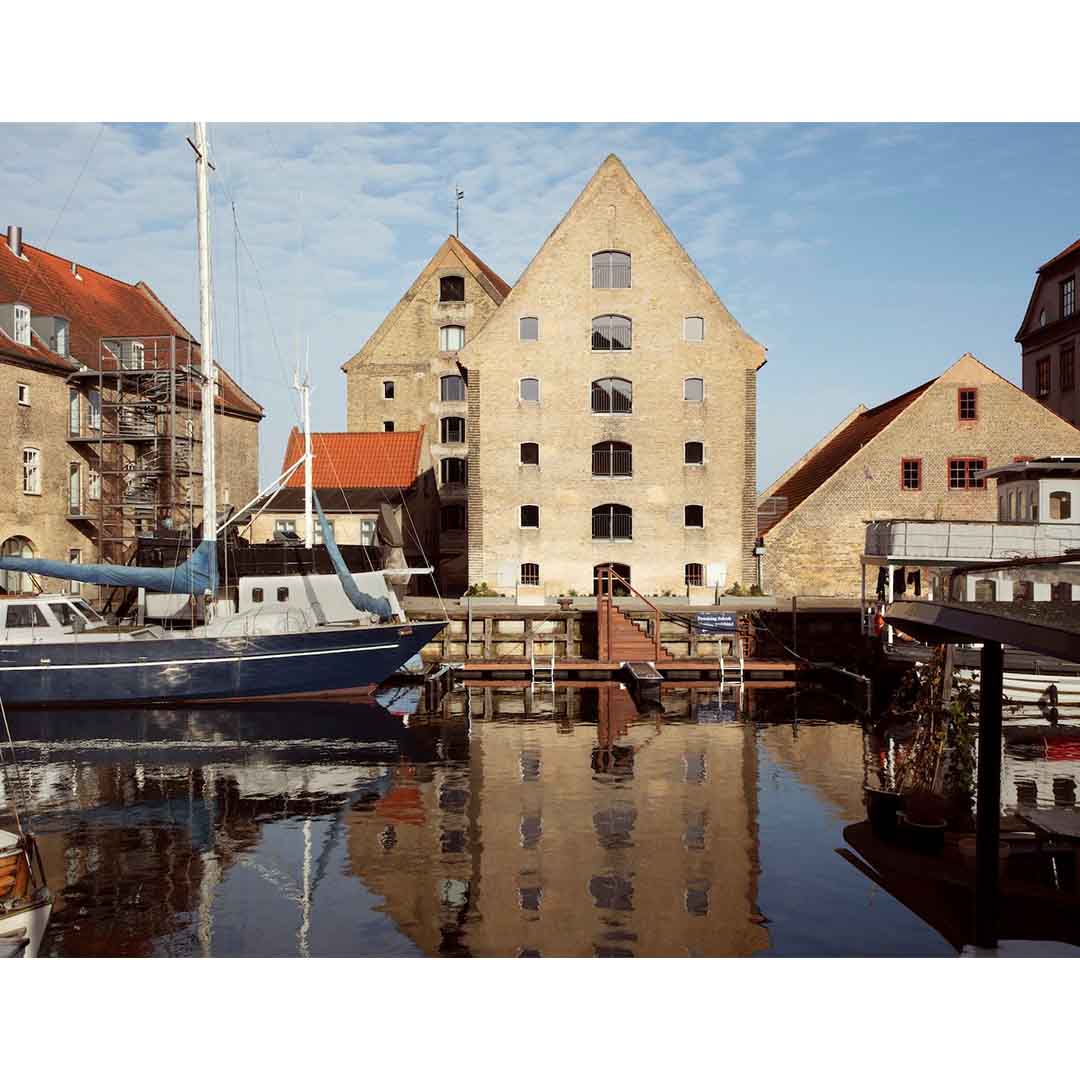 Strandgade Apartment by David Thulstrup